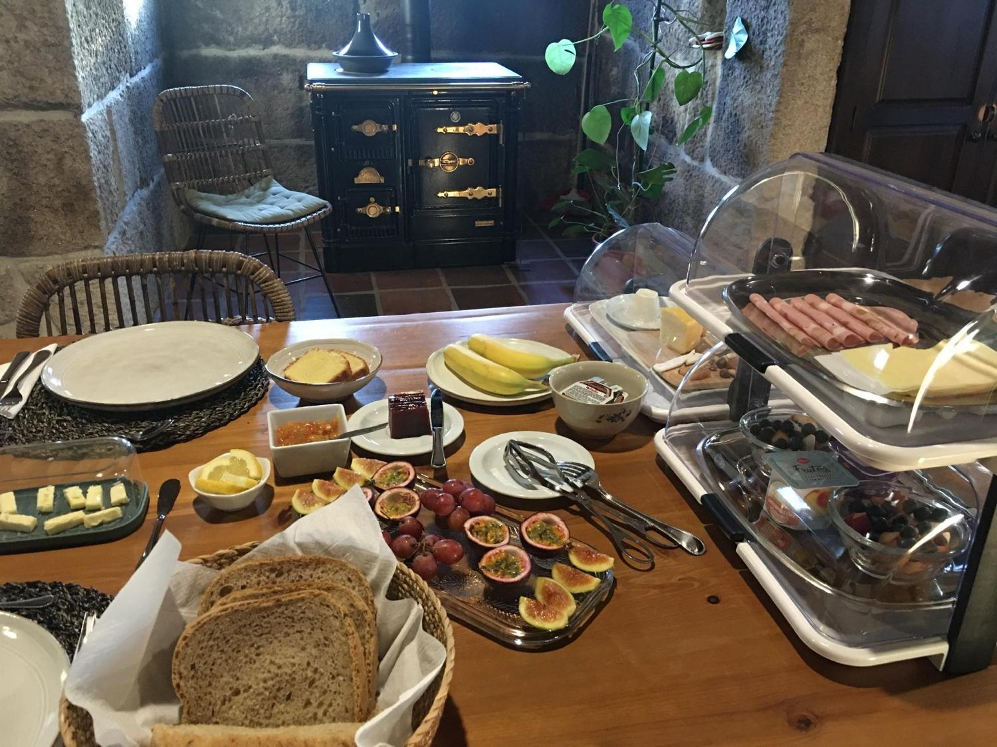 Quinta De Mocamedes - Turismo De Habitacao Hotel โวเซลา ภายนอก รูปภาพ
